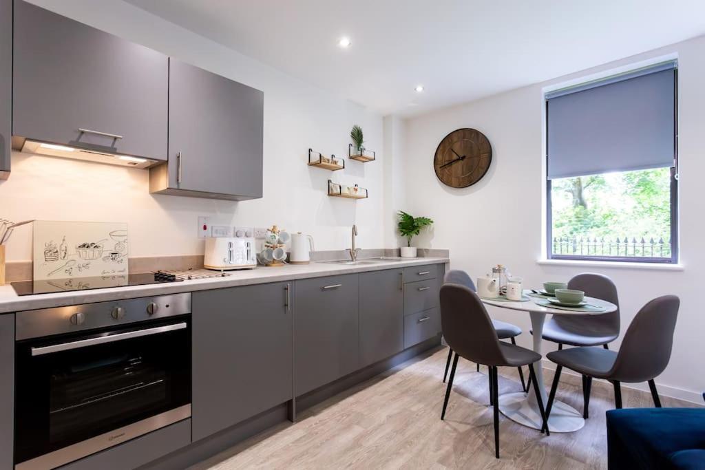 Polly'S Place Apartment Taunton & Free Off Road Parking & Wifi Eksteriør bilde