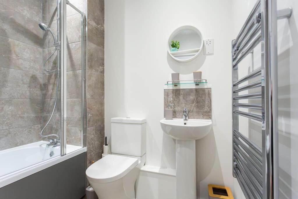 Polly'S Place Apartment Taunton & Free Off Road Parking & Wifi Eksteriør bilde